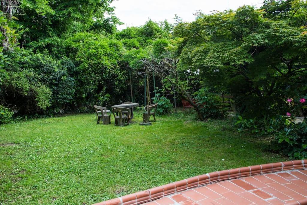 Casa Su Lago Privato A Due Passi Da Milano Segrate Exterior photo
